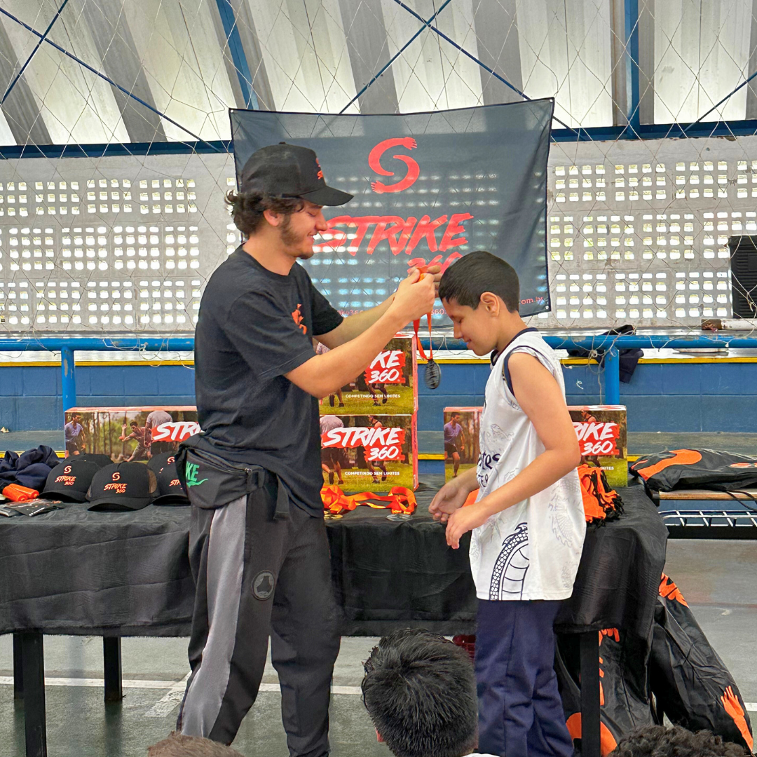 Oficina de Roundnet no Centro Educacional Professor Cacildo Romagninani: Um Sucesso!