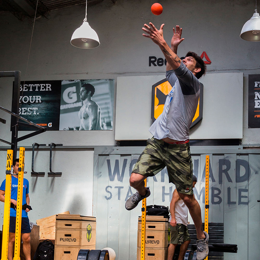 Roundnet no CrossFit: um aquecimento divertido que vai turbinar seus treinos